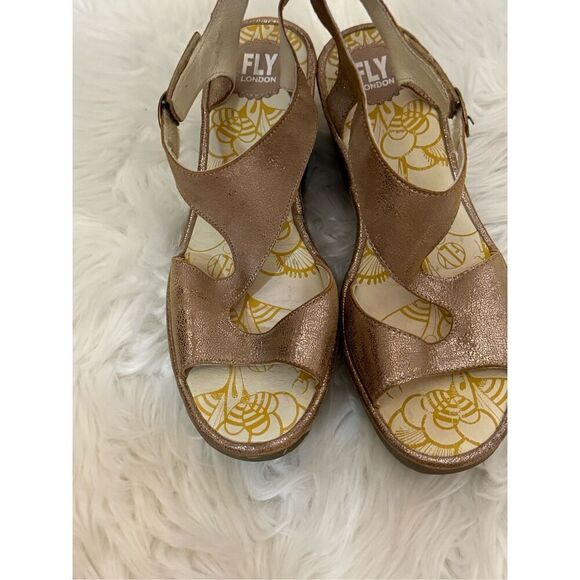 Fly London Yanca Gold Wedge Sandals Size 40/9 - Picture 1 of 5